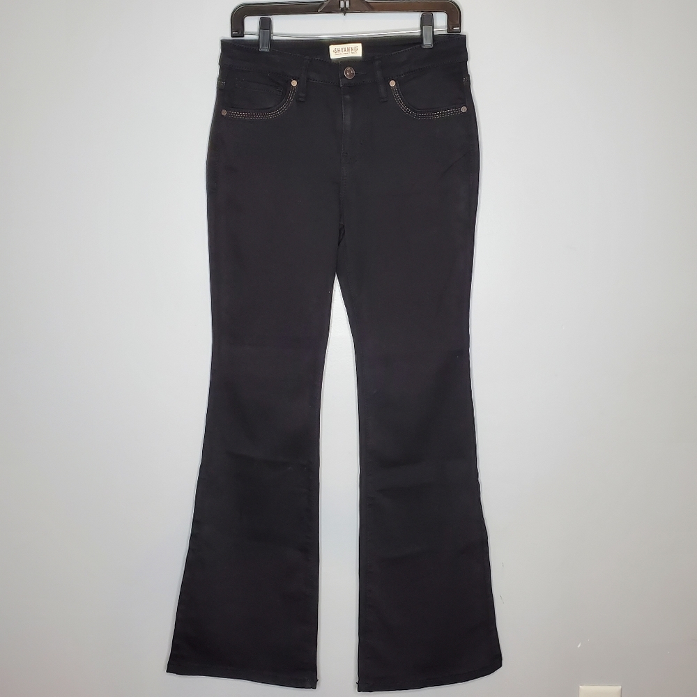 SHYANNE Black Flared Jeans size 30 short like new!